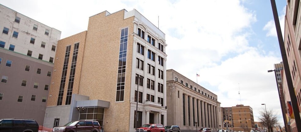 112 W Jefferson Blvd, South Bend, IN for lease - Building Photo - Image 1 of 17