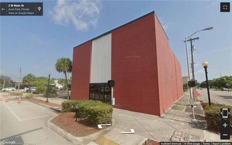 2 W Main St, Avon Park, FL à vendre - Photo du bâtiment - Image 3 de 33