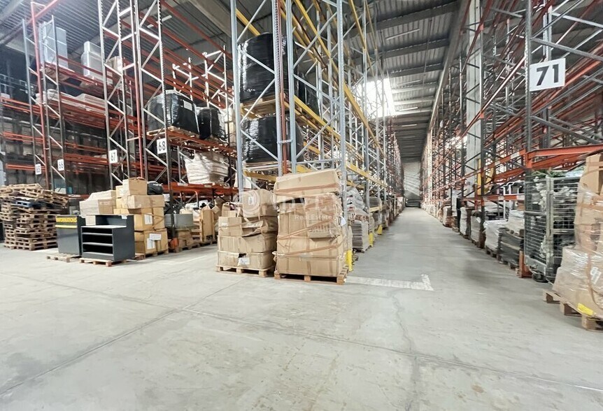 Industrial in Croissy-Beaubourg for lease - Building Photo - Image 1 of 9