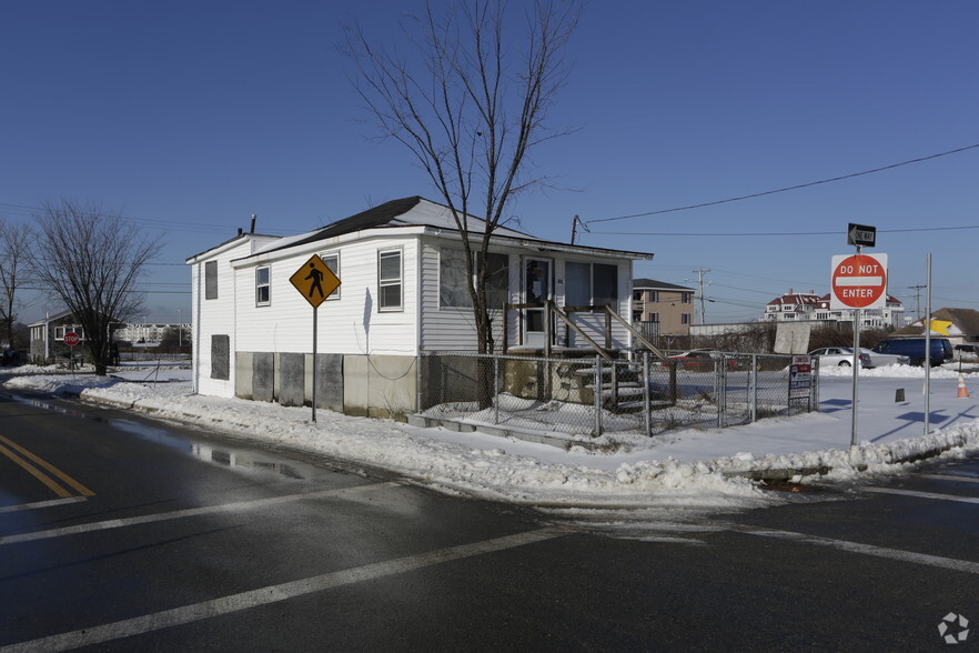 32 Railroad Ave, Salisbury, MA à vendre - Photo principale - Image 1 de 1