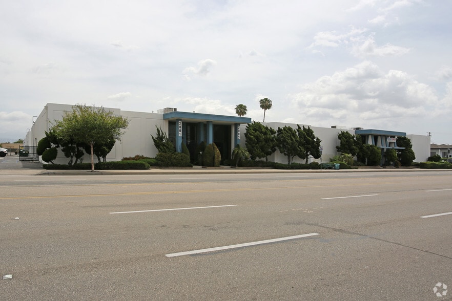 2001-2009 S Grand Ave, Santa Ana, CA à louer - Photo principale - Image 1 de 11