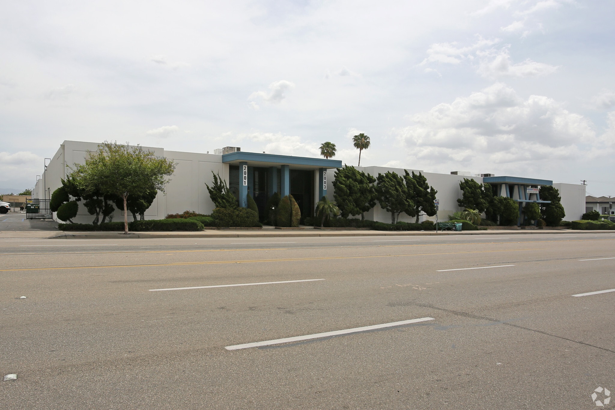 2001-2009 S Grand Ave, Santa Ana, CA à louer Photo principale- Image 1 de 12