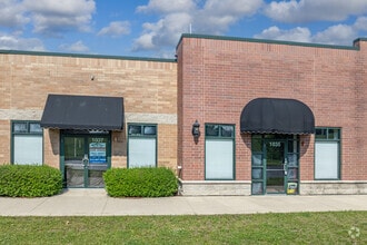 1023 Station Dr, Oswego, IL à louer Photo du bâtiment- Image 1 de 3