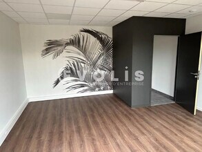 Local d'activités dans Bourgoin-Jallieu à vendre Photo intérieure- Image 2 de 28