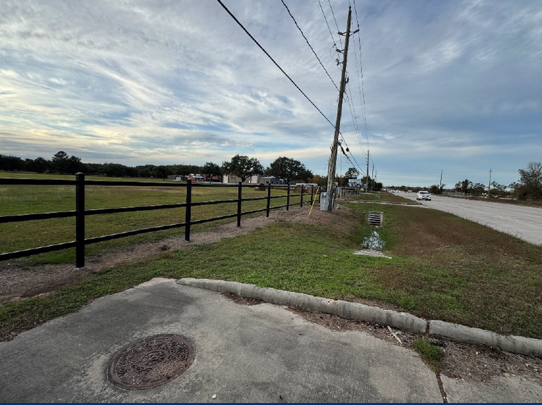 19123 Stuebner Airline Road, Spring, TX à vendre - Photo du bâtiment - Image 3 de 4