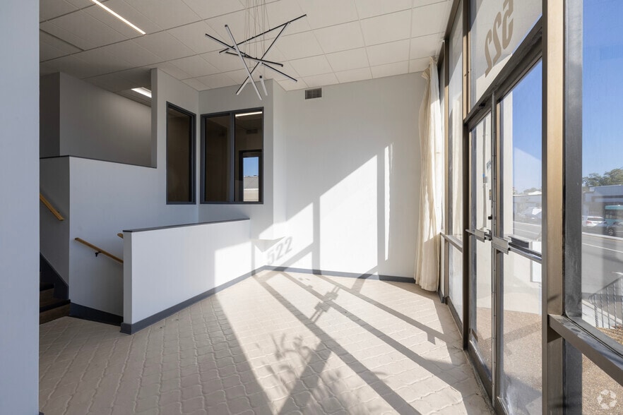 522 9th St W, Bradenton, FL for lease - Interior Photo - Image 3 of 19