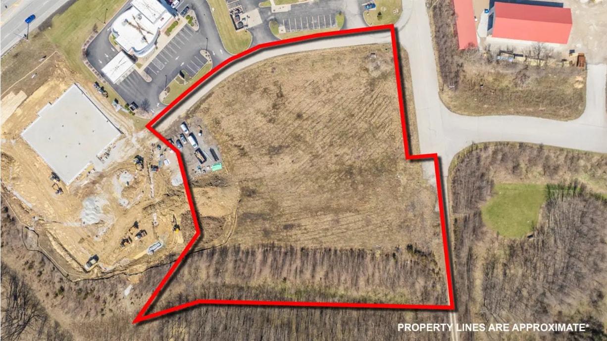 Links Way, Aurora, IN for sale Primary Photo- Image 1 of 4