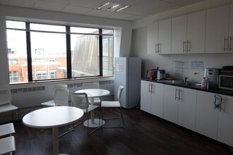 9-17 Eastern Rd, Romford for lease Interior Photo- Image 2 of 2