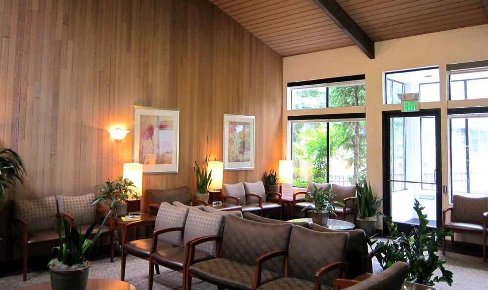 17722-17726 Talbot Rd S, Renton, WA à vendre - Hall d’entrée - Image 3 de 5