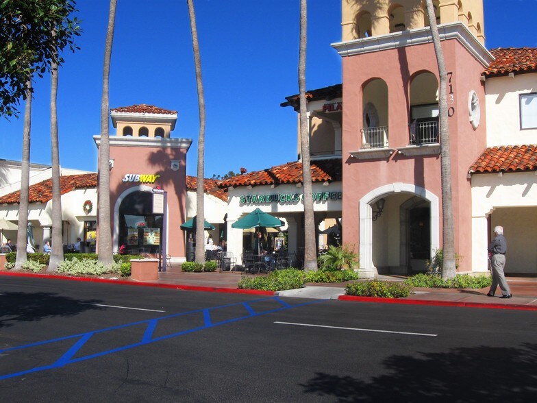 7030-7160 Avenida Encinas, Carlsbad, CA à louer - Photo du bâtiment - Image 3 de 14