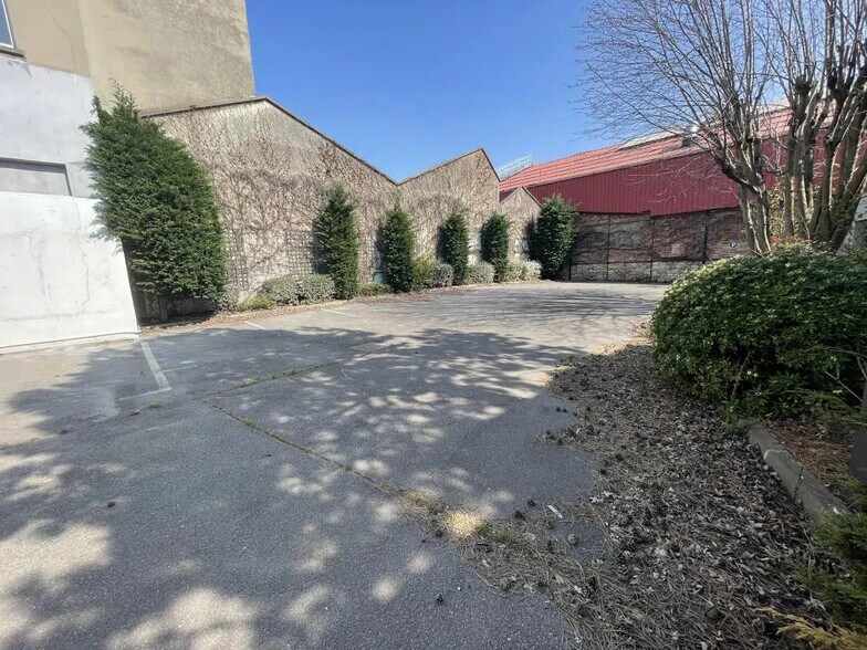 Industriel dans Malakoff à louer - Photo du bâtiment - Image 3 de 25