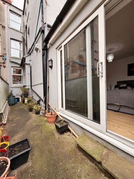 12-26 Back Lord St, Blackpool for sale - Building Photo - Image 3 of 17