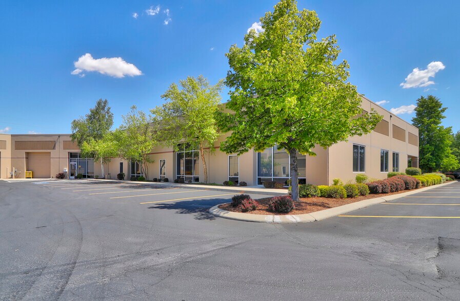 9100 W Blackeagle Dr, Boise, ID à louer - Photo du bâtiment - Image 3 de 6