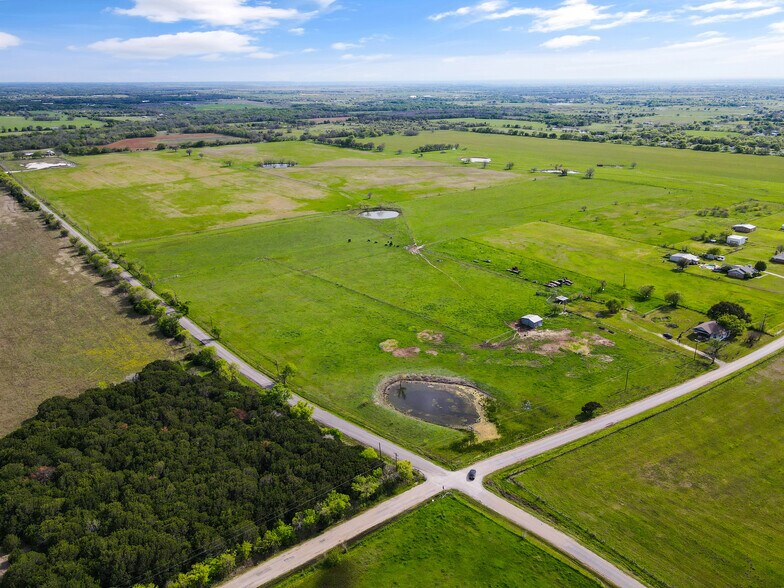 5560 County Road 1202 rd, Cleburne, TX à vendre - Photo du bâtiment - Image 3 de 12