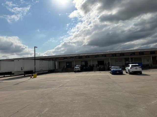 2 Johnson Dr, Raritan, NJ à louer - Photo du bâtiment - Image 3 de 6