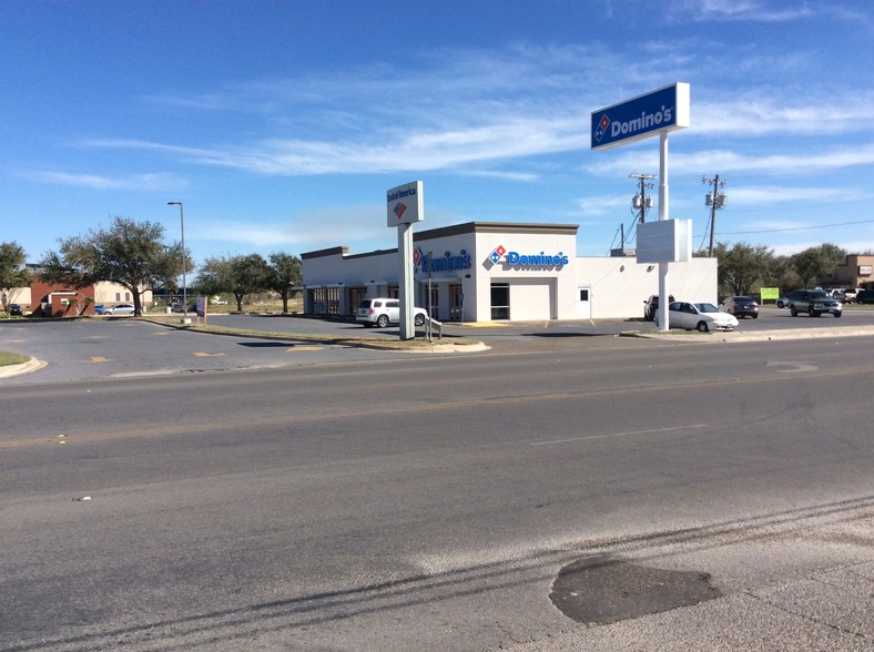 1522 W University Dr, Edinburg, TX for lease - Primary Photo - Image 1 of 34