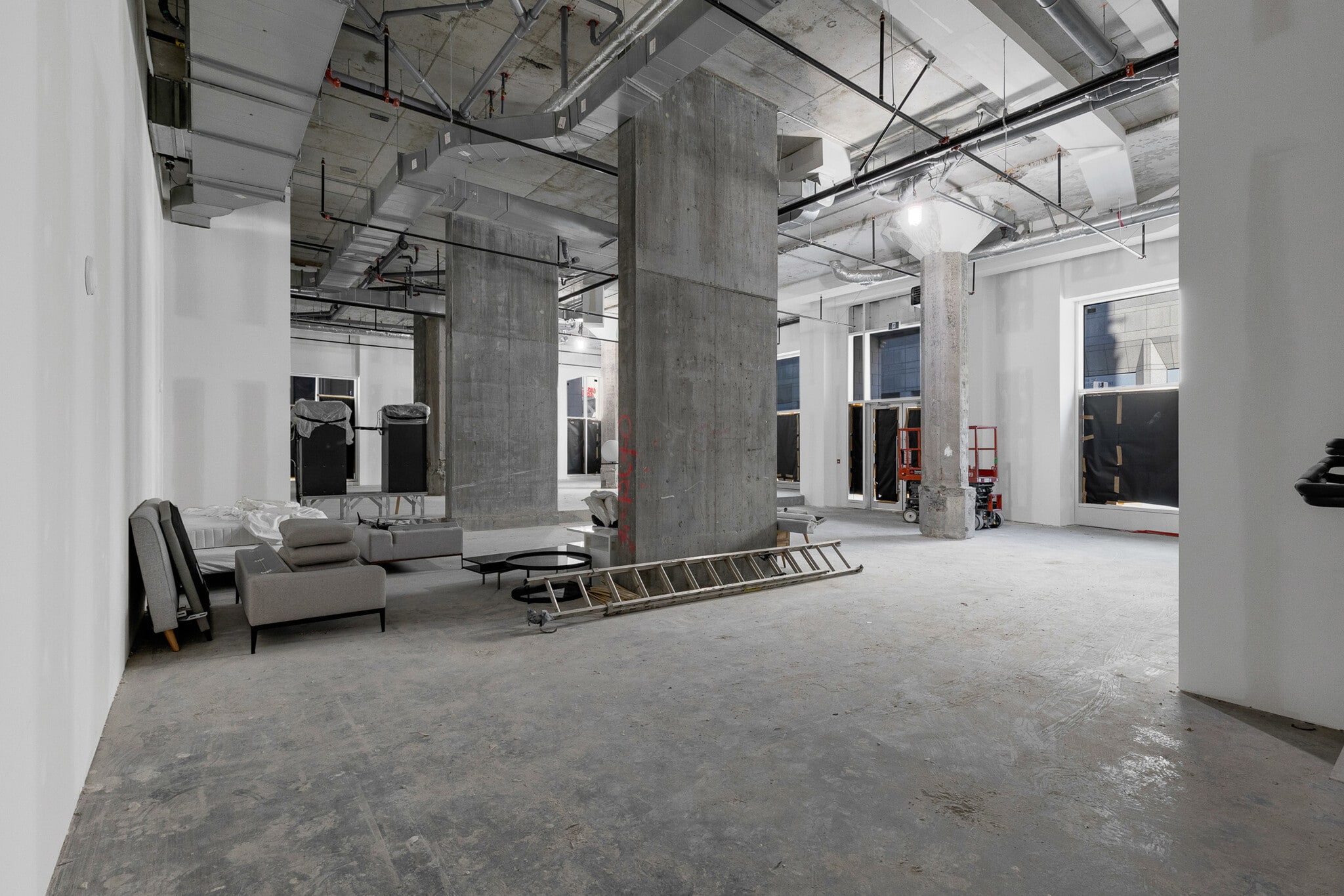 950 Rue Saint-Antoine O, Montréal, QC à louer Photo intérieure- Image 1 de 25