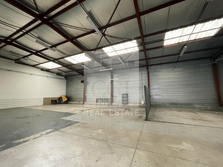 Flex in Fontaine for lease - Building Photo - Image 2 of 6