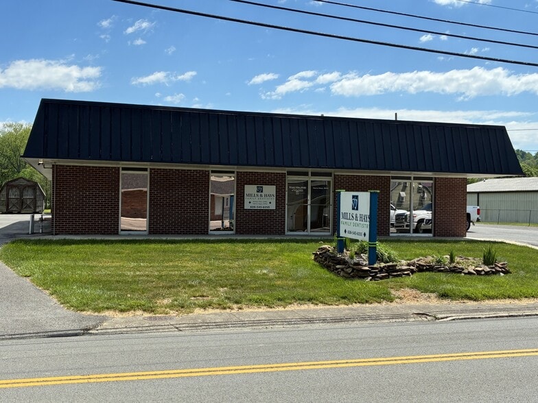 646 Manchester St, Barbourville, KY for sale - Building Photo - Image 2 of 2