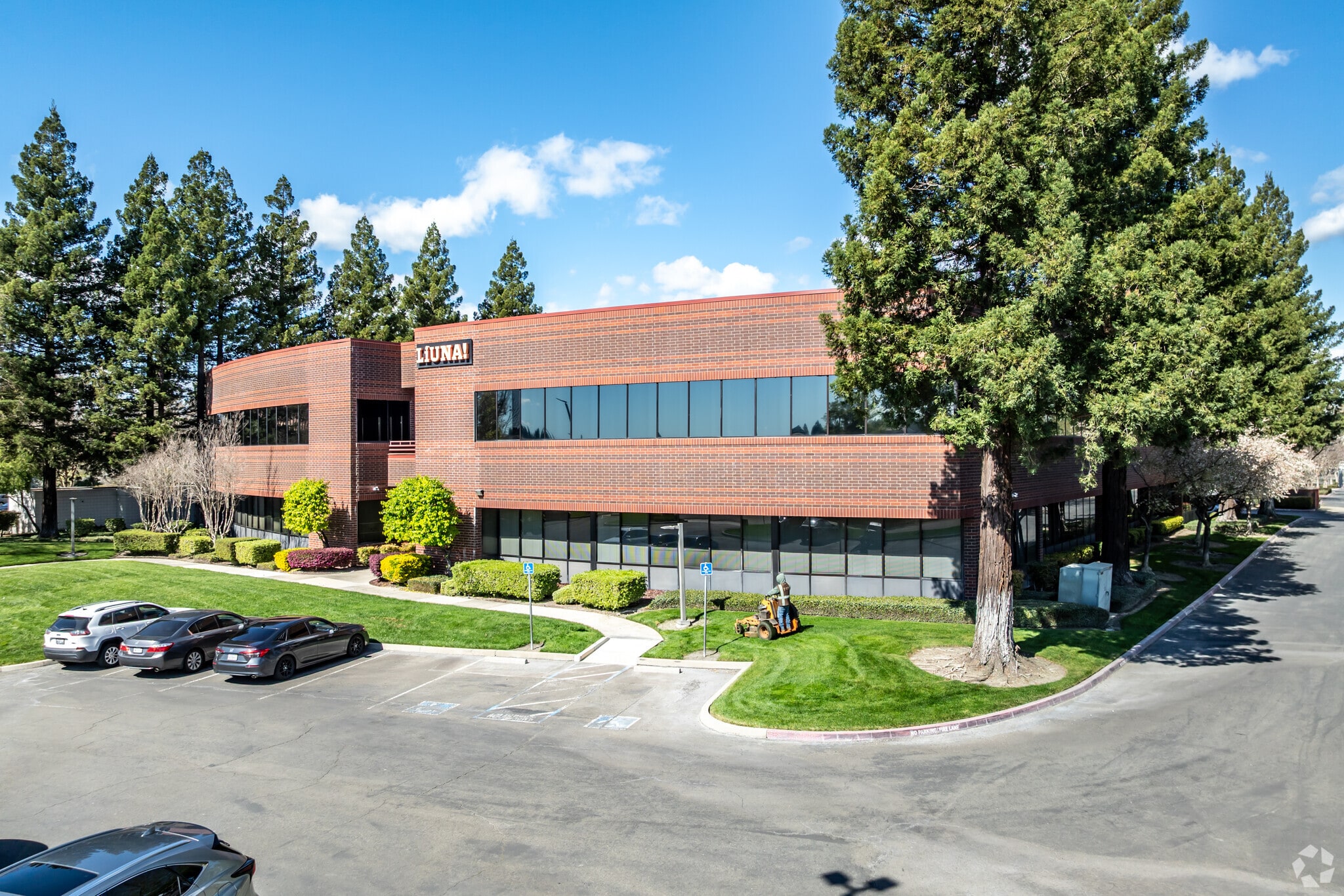 3775 N Freeway Blvd, Sacramento, CA for lease Primary Photo- Image 1 of 4