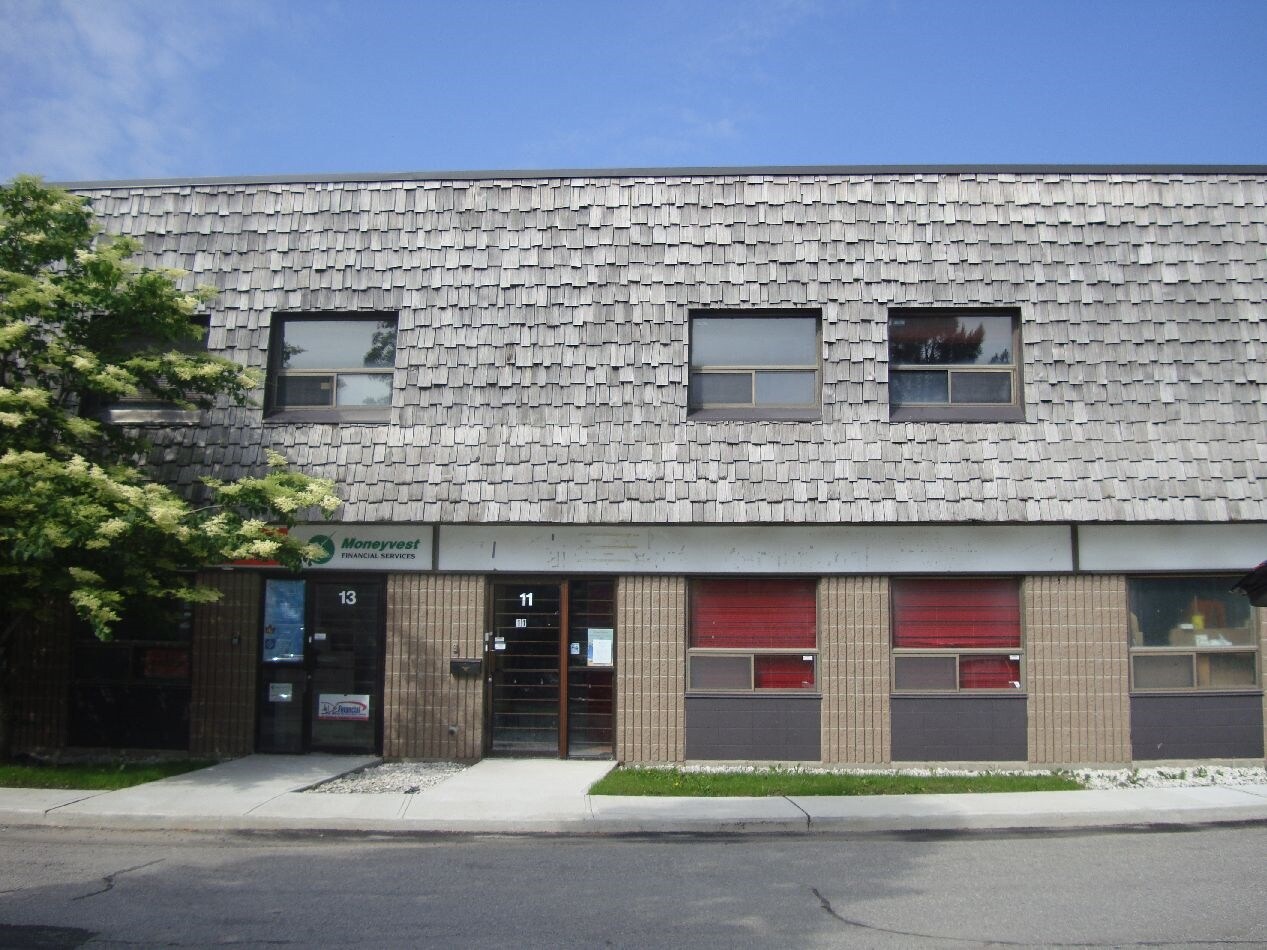 2100 Thurston Dr, Ottawa, ON à vendre Photo du bâtiment- Image 1 de 1