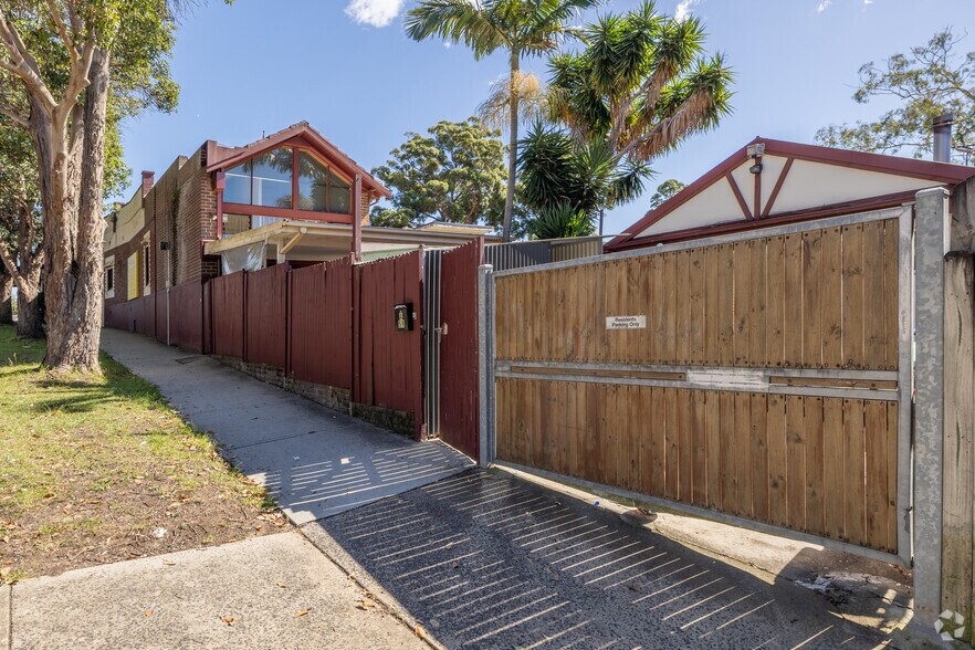 44 Claremont Rd, Burwood Heights for sale - Building Photo - Image 3 of 5