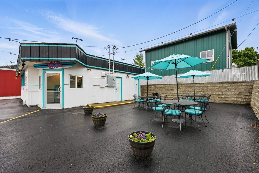 213 W College Ave, Saint Maries, ID à vendre - Photo du bâtiment - Image 3 de 29