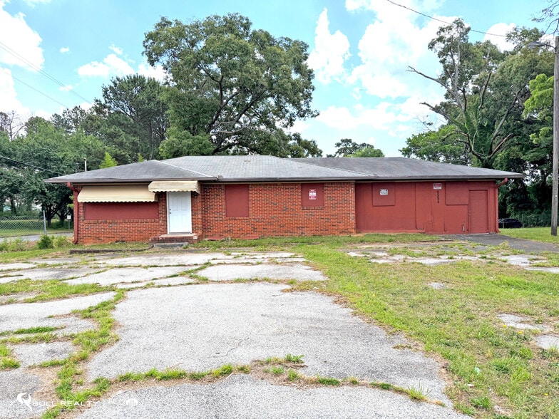 2554 E Wesley Chapel Way, Decatur, GA for sale - Building Photo - Image 2 of 6