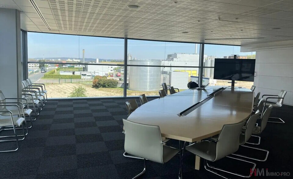 Office in Le Grand-Quevilly for lease - Interior Photo - Image 1 of 20