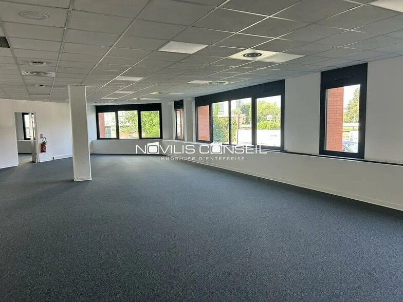 Office in Labège for lease - Building Photo - Image 2 of 8