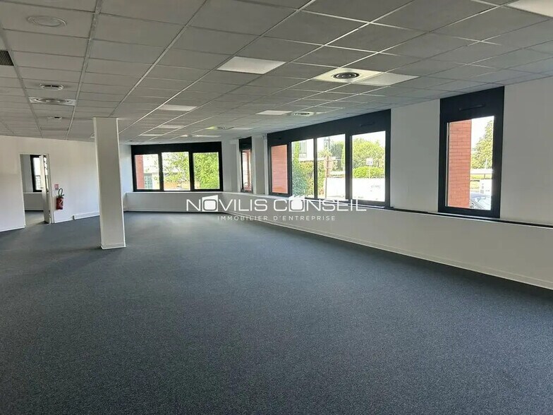 Bureau dans Labège à louer - Photo du bâtiment - Image 2 de 8