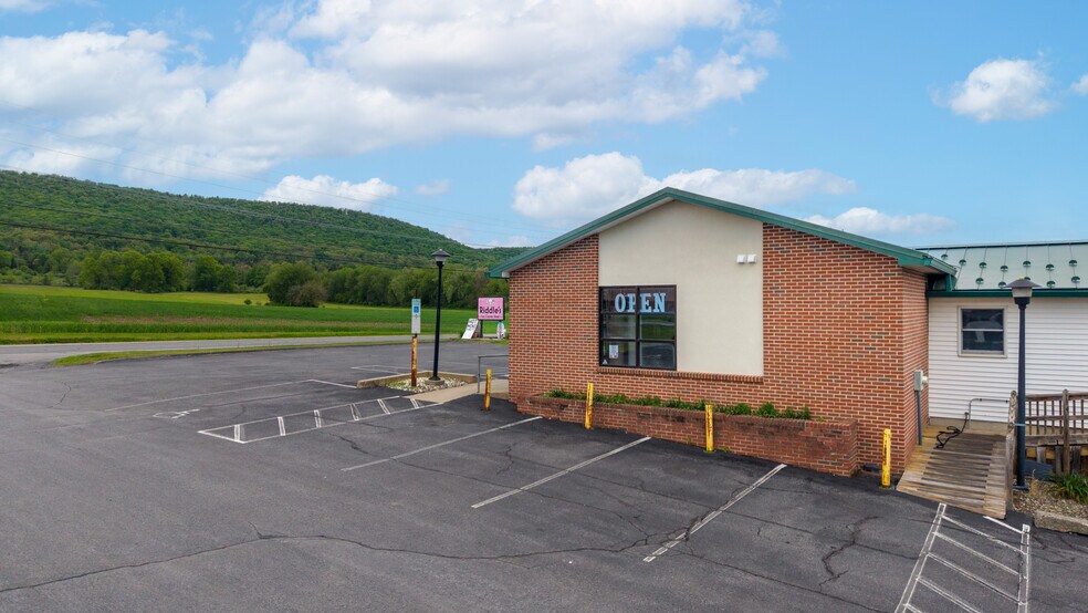 4576 Penns Valley Rd portefeuille de 2 propriétés à vendre sur LoopNet.ca - Photo du bâtiment - Image 2 de 23