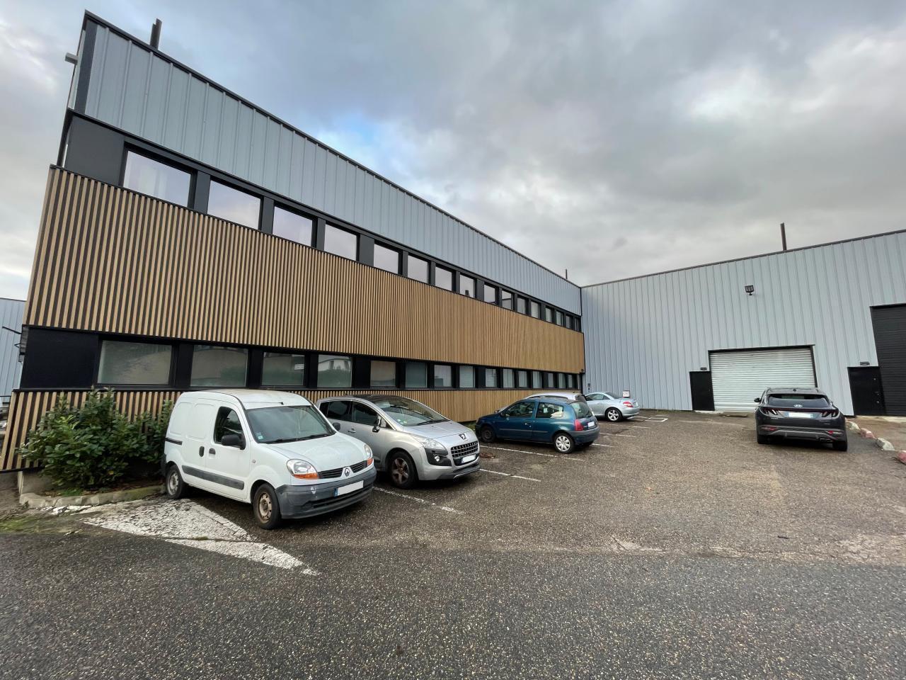 Flex in Villeneuve-la-Garenne for lease Building Photo- Image 1 of 16