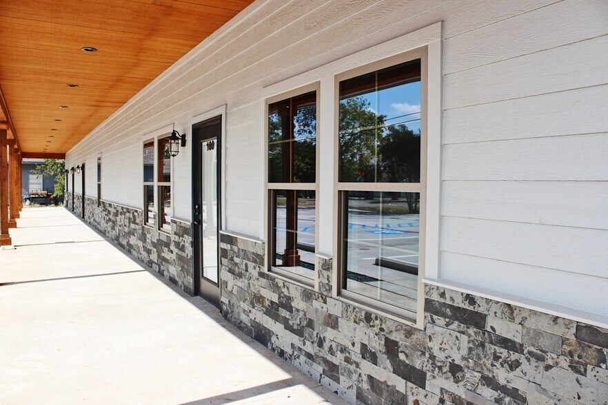 202 W Main St, Gunter, TX à vendre - Photo du bâtiment - Image 2 de 11