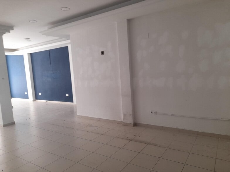 Retail in Cáceres, Cáceres for lease - Building Photo - Image 1 of 7