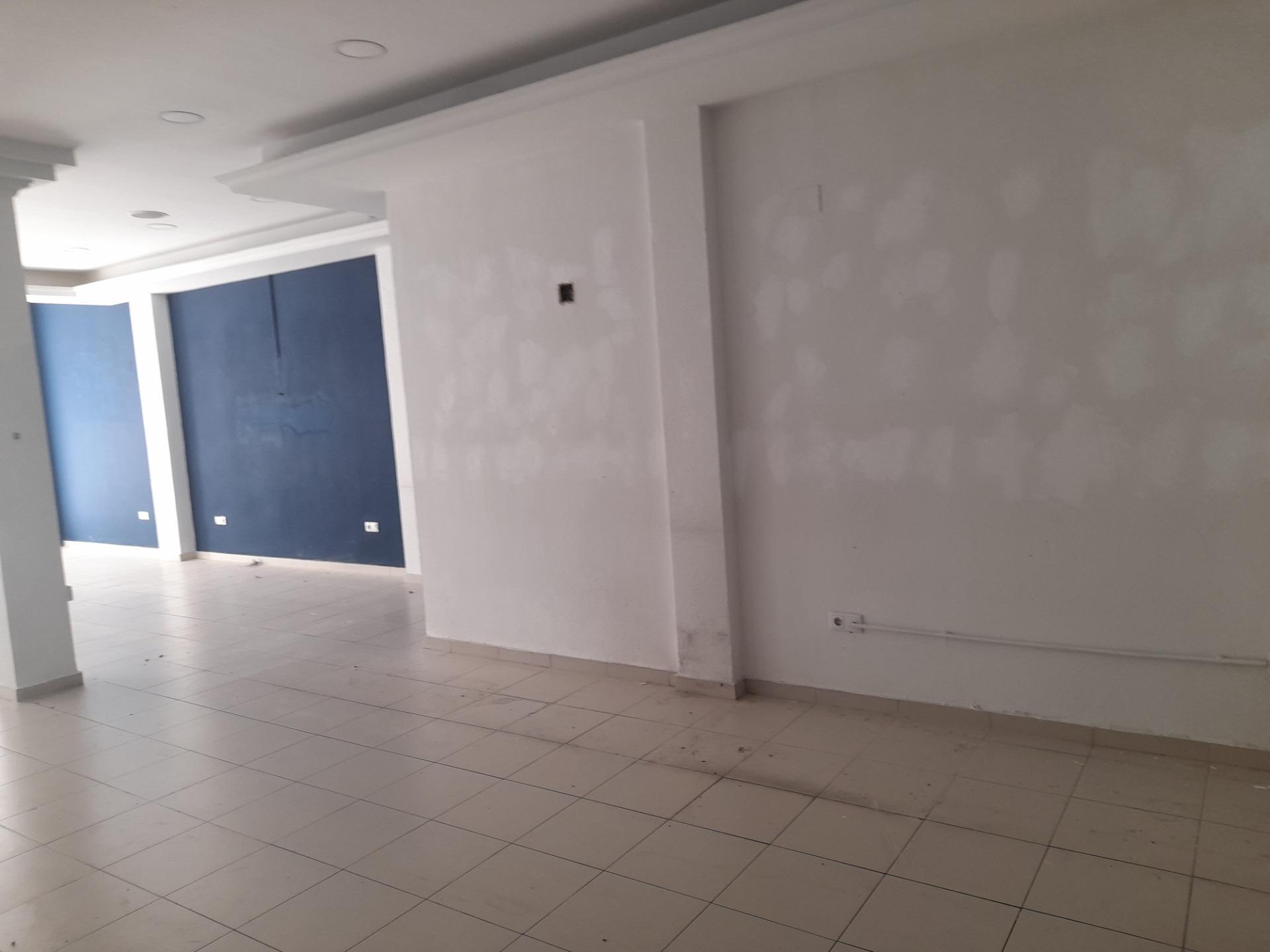 Commerce de détail dans Cáceres, Cáceres à louer Photo du bâtiment- Image 1 de 8