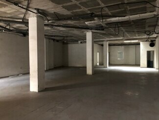 Plus de détails pour Multi-résidentiel à vendre