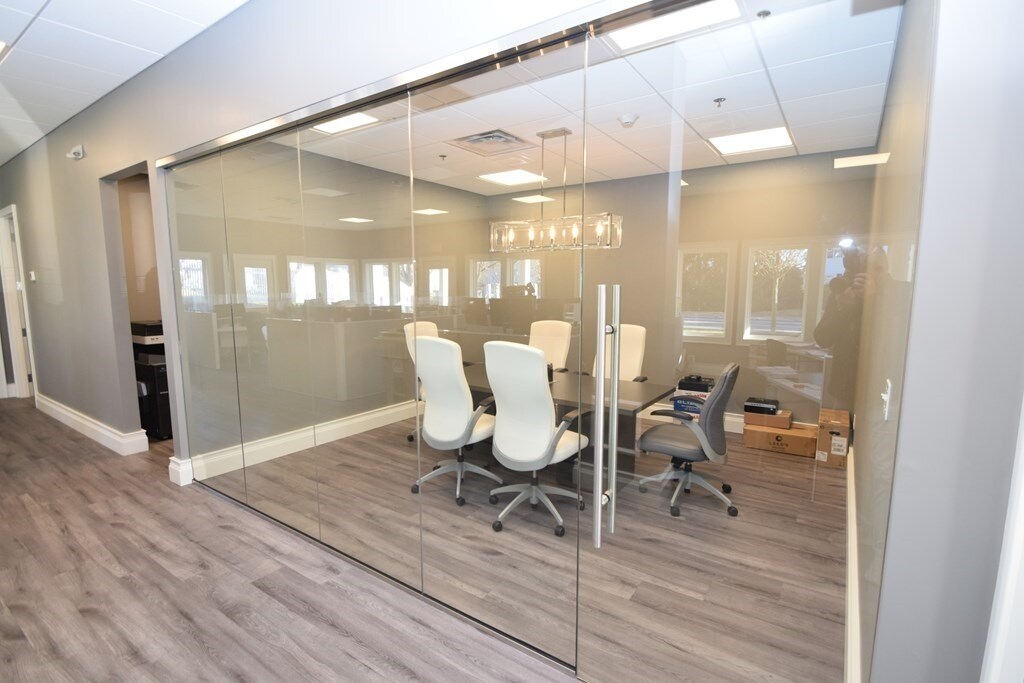 181 S Franklin St, Holbrook, MA 02343 - Unité 400 - - Photo intérieure - Image 1 of 8