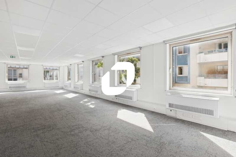 Office in Suresnes for sale - Building Photo - Image 2 of 11