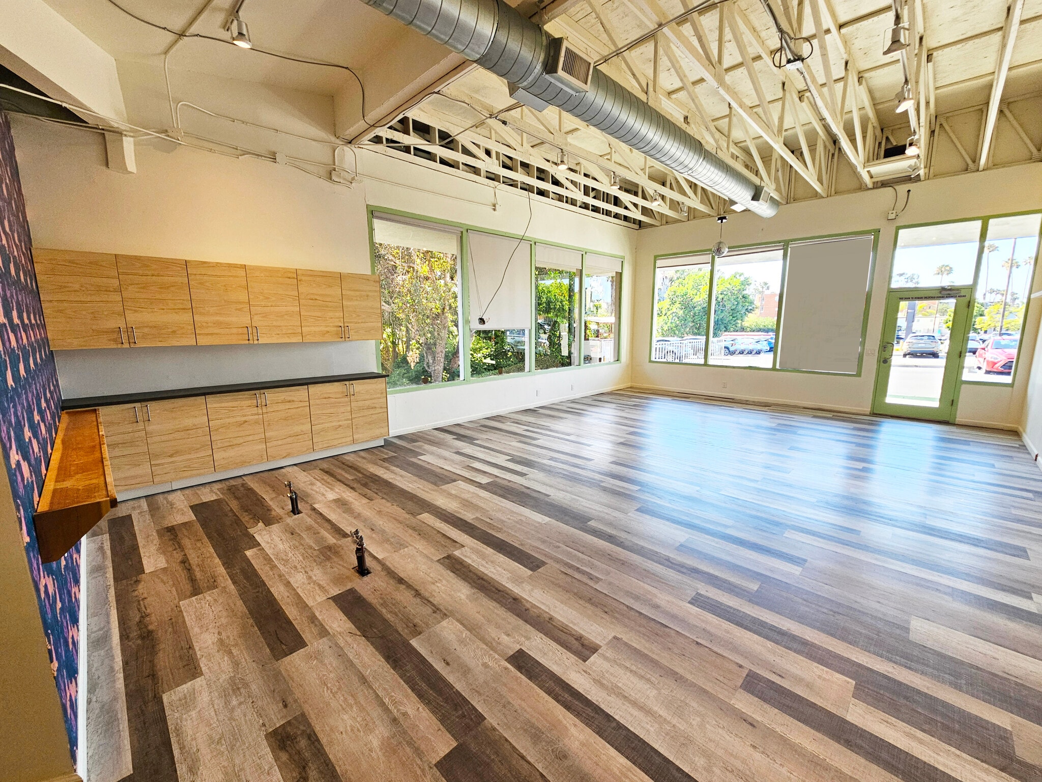 6663 El Cajon Blvd, San Diego, CA for lease Interior Photo- Image 1 of 2