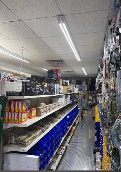 19921 Linden Blvd, Saint Albans, NY à louer - Photo intérieure - Image 3 de 3