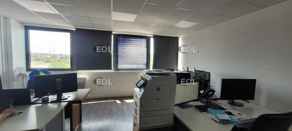 Industrial in Saint-Quentin-Fallavier for sale - Interior Photo - Image 3 of 5