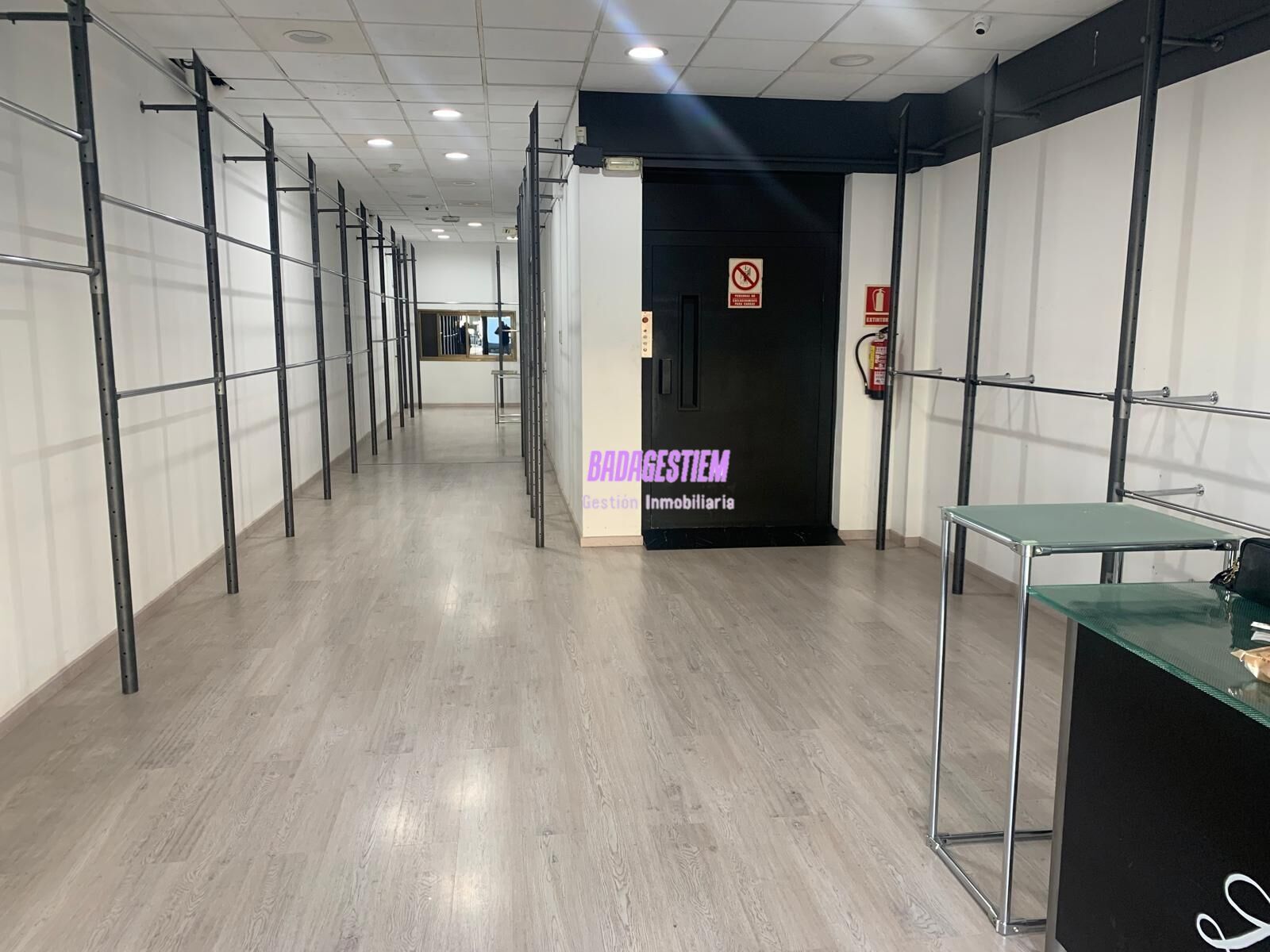 Retail in Badalona, Barcelona for lease Interior Photo- Image 1 of 25