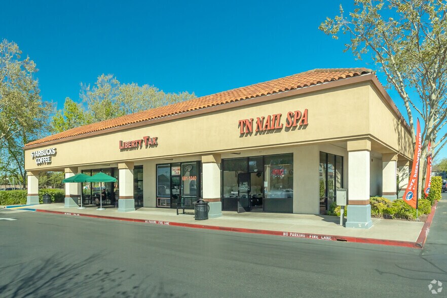 5030-5110 Laguna Blvd, Elk Grove, CA à louer - Photo du bâtiment - Image 2 de 4