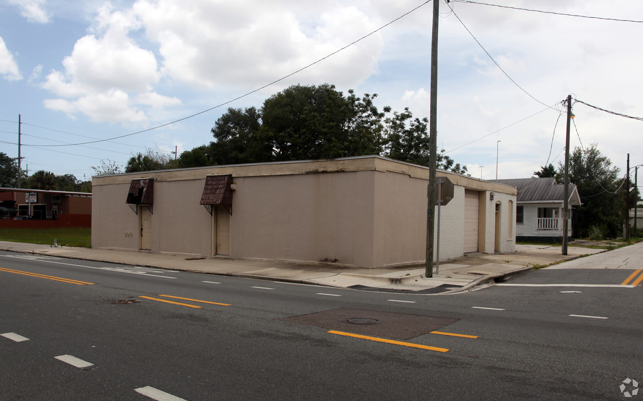 2010 N Nebraska Ave, Tampa, FL for lease Primary Photo- Image 1 of 3