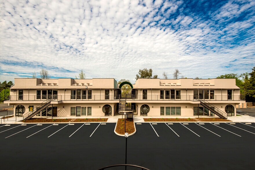 6722 Fair Oaks Blvd, Carmichael, CA à louer - Photo du bâtiment - Image 3 de 5