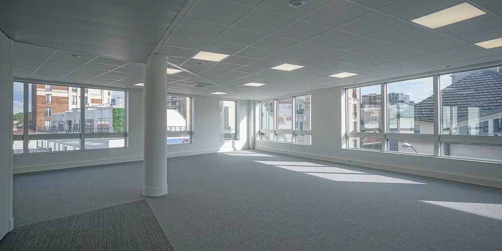 Bureau dans Saint-Ouen-Sur-Seine à louer - Photo intérieure - Image 1 de 15