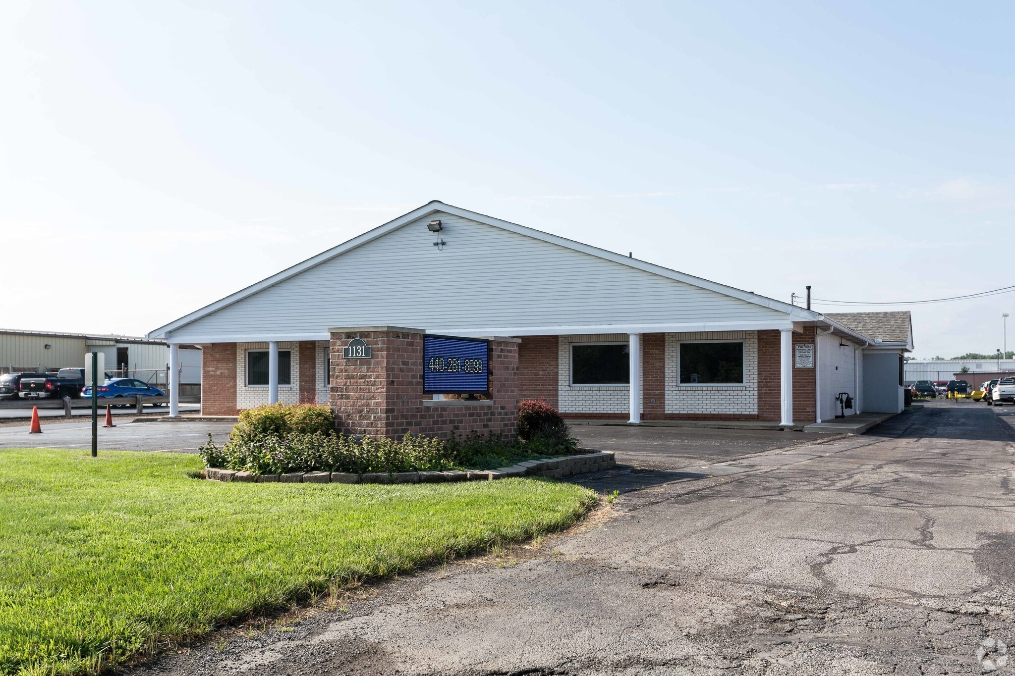 1131 E Broad St, Elyria, OH for lease Primary Photo- Image 1 of 16