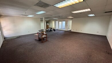 6215 N Fresno St, Fresno, CA à louer Photo intérieure- Image 2 de 9