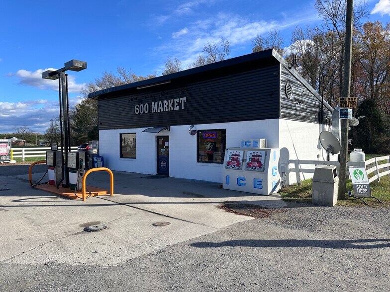 20236 Frog Level Rd, Ruther Glen, VA à vendre - Photo du bâtiment - Image 2 de 5